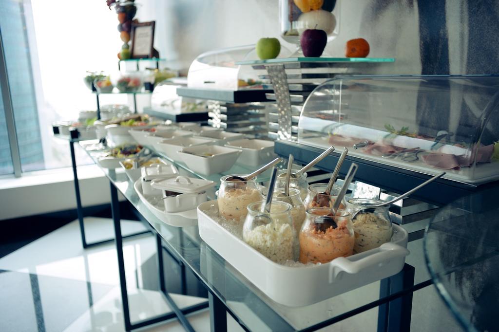The Domain Bahrain Hotel And Spa - Adults Friendly 16 Years Plus Manama Exterior foto A buffet at a hotel