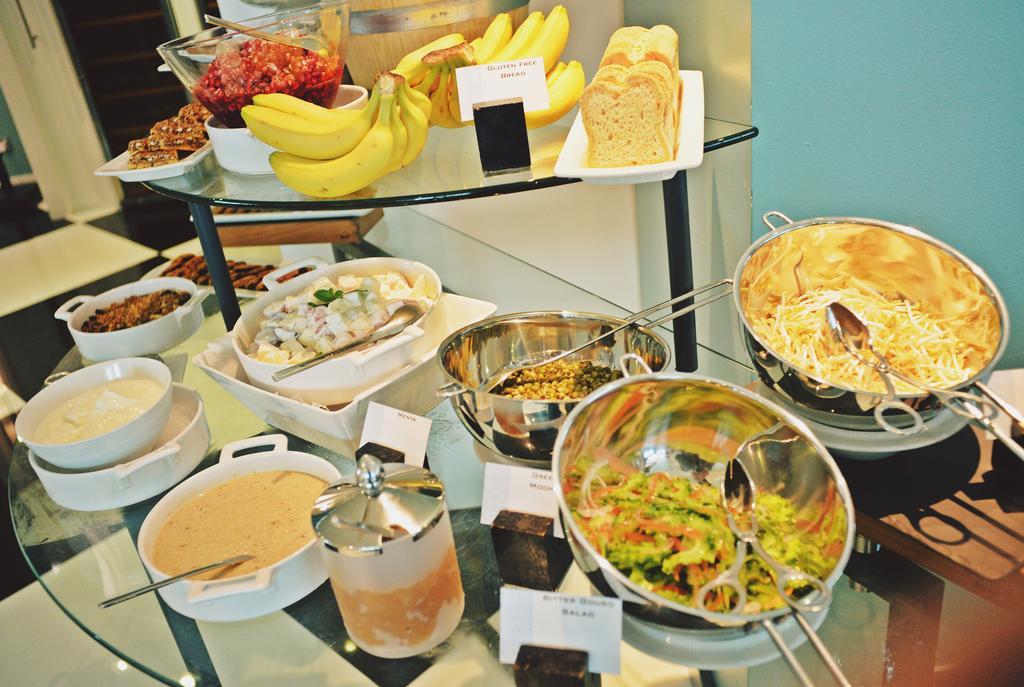 The Domain Bahrain Hotel And Spa - Adults Friendly 16 Years Plus Manama Exterior foto A selection of Indian breakfast items